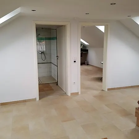Ferienzimmer Jasna Apartman Metzingen